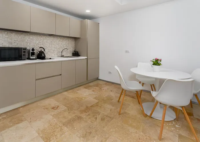 Astria Mediterana - Complex Novum *